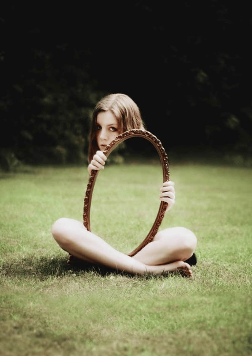 viral invisible girl photo