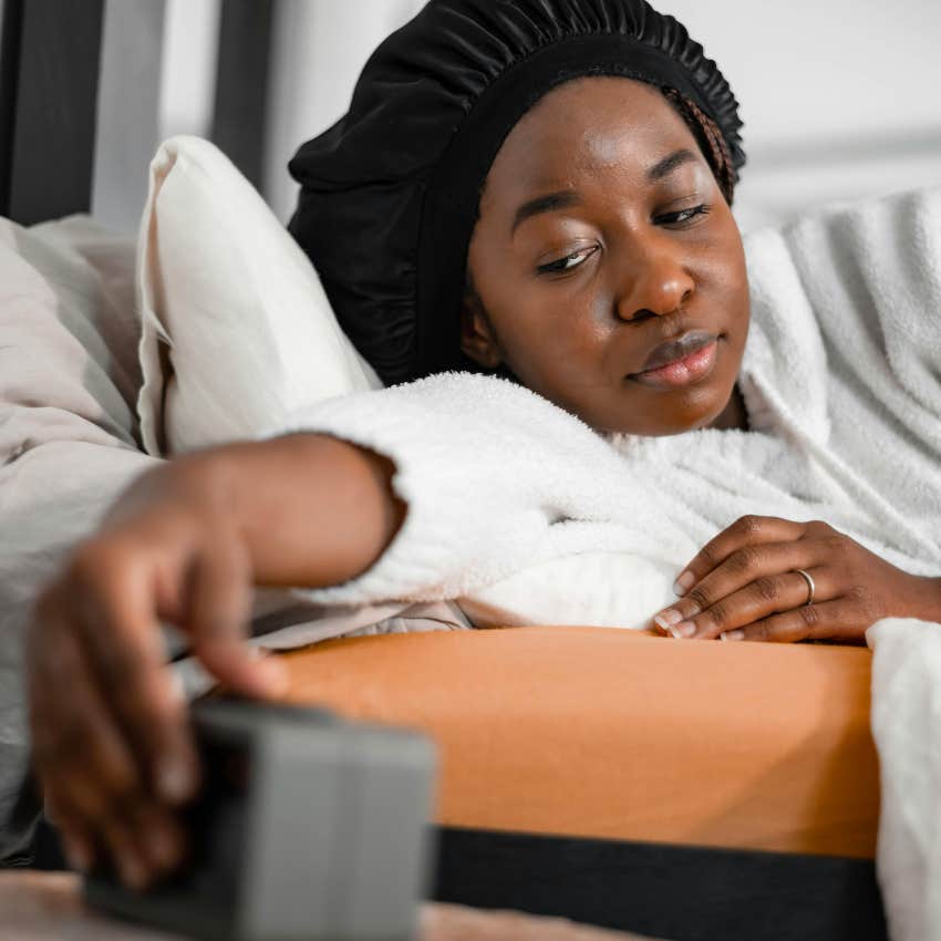 woman taking a nap during the day for biphasic sleep