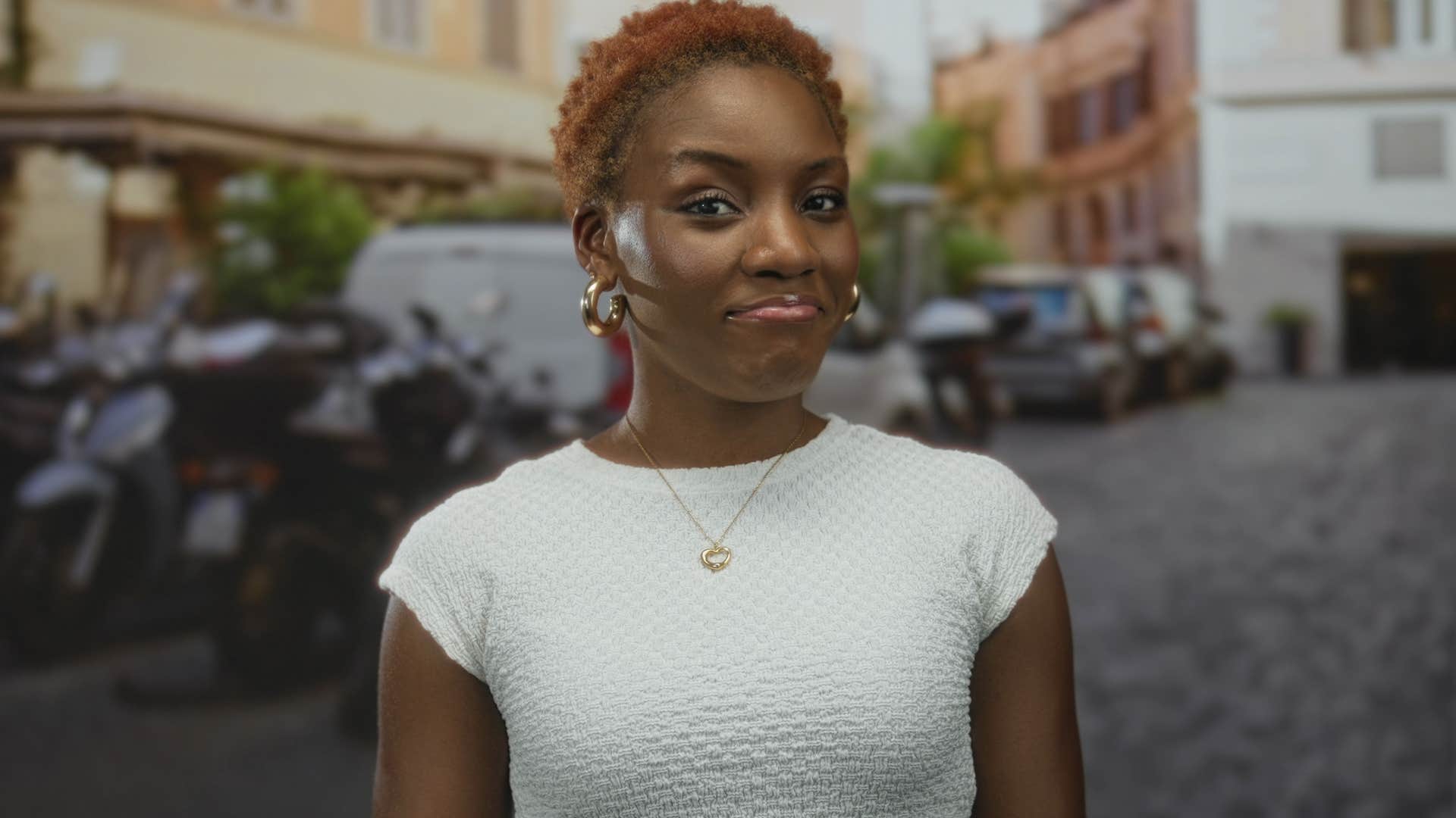 narcissistic woman smirking instead of smiling