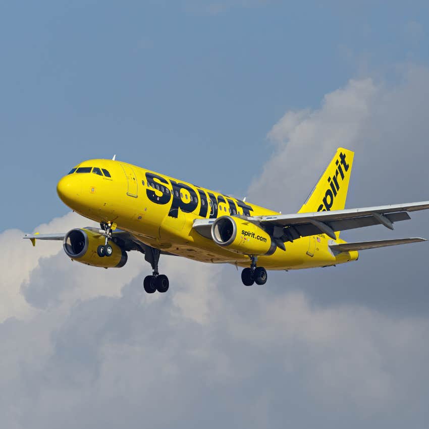 spirit airlines plane