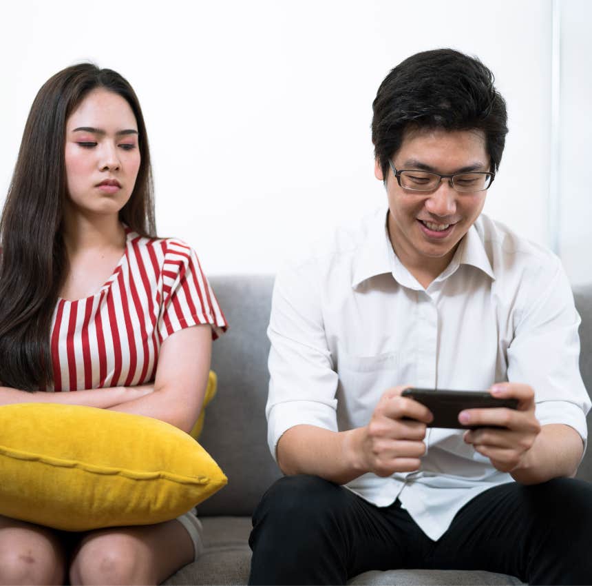 man with a low EQ saying he was just joking to his upset girlfriend