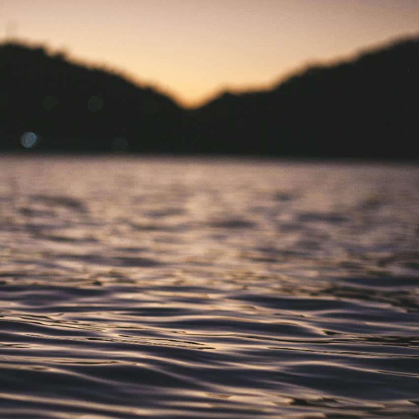 water that can be used as a portal for quantum jumping
