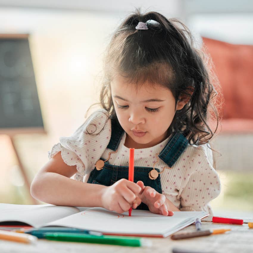 little girl drawing 
