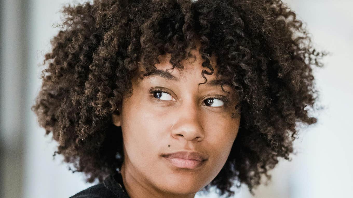 woman who embraces minimalism has life advantages