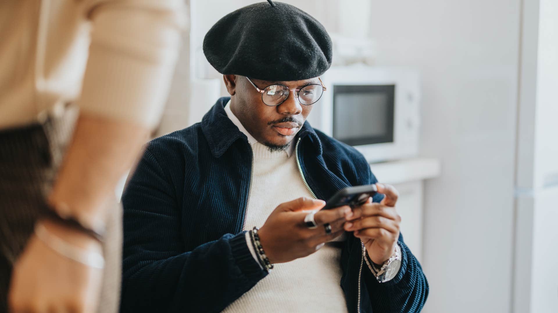 Man raised in the 80s facing pressures to be cool on his phone