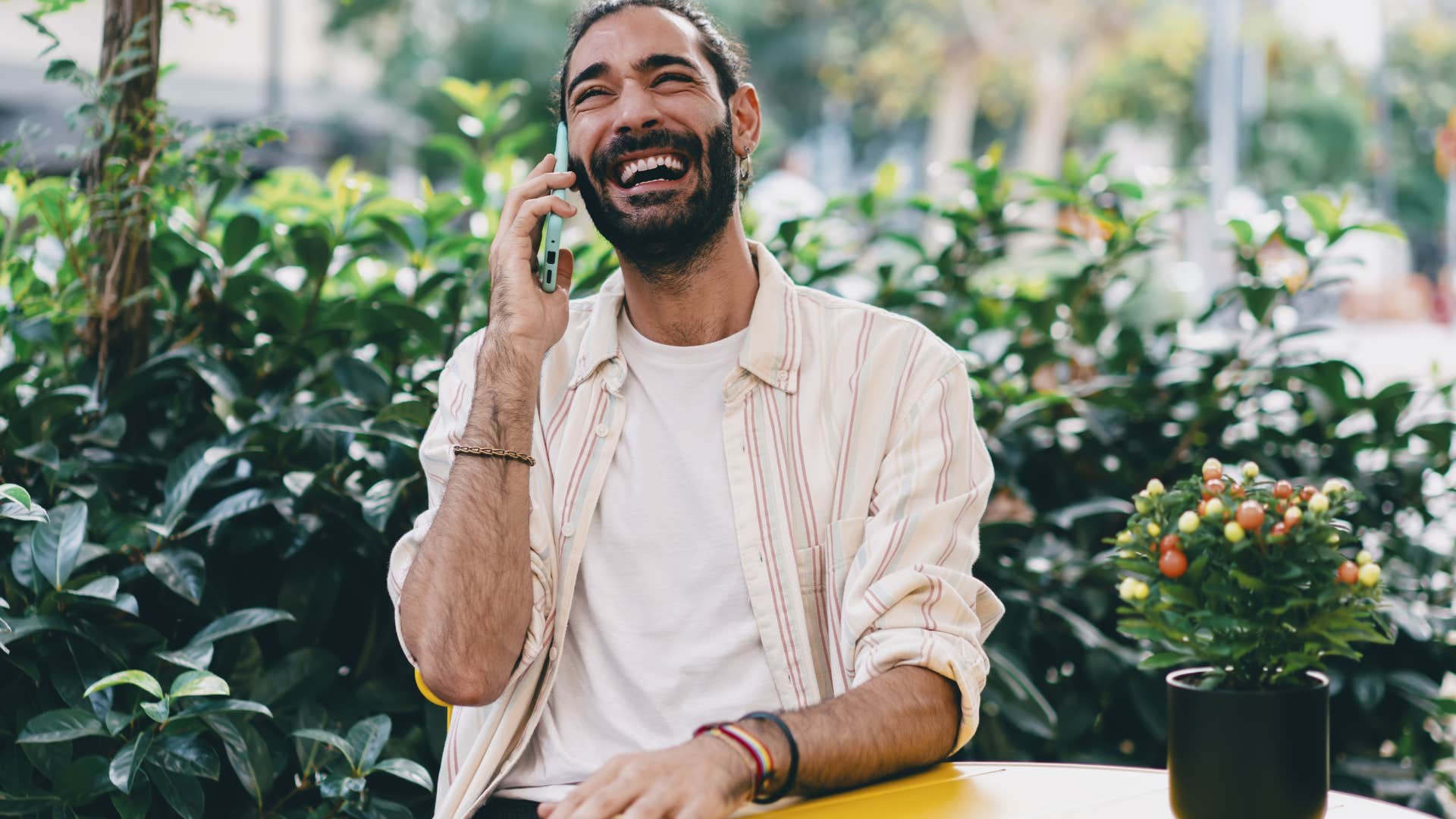 Man raised in the 80s dealing with unexpected phone calls