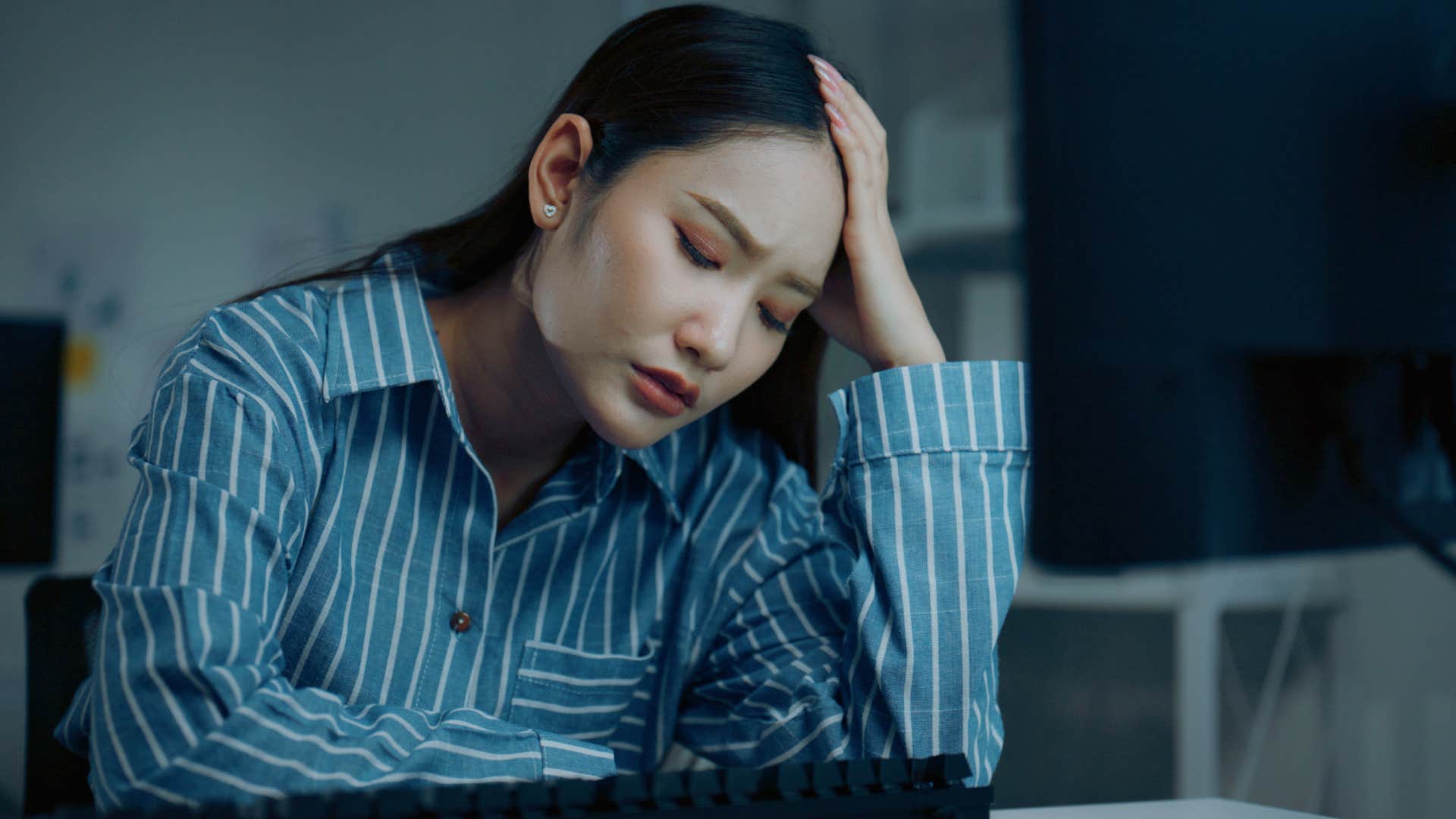 stressed woman focusing on the worst-case scenario