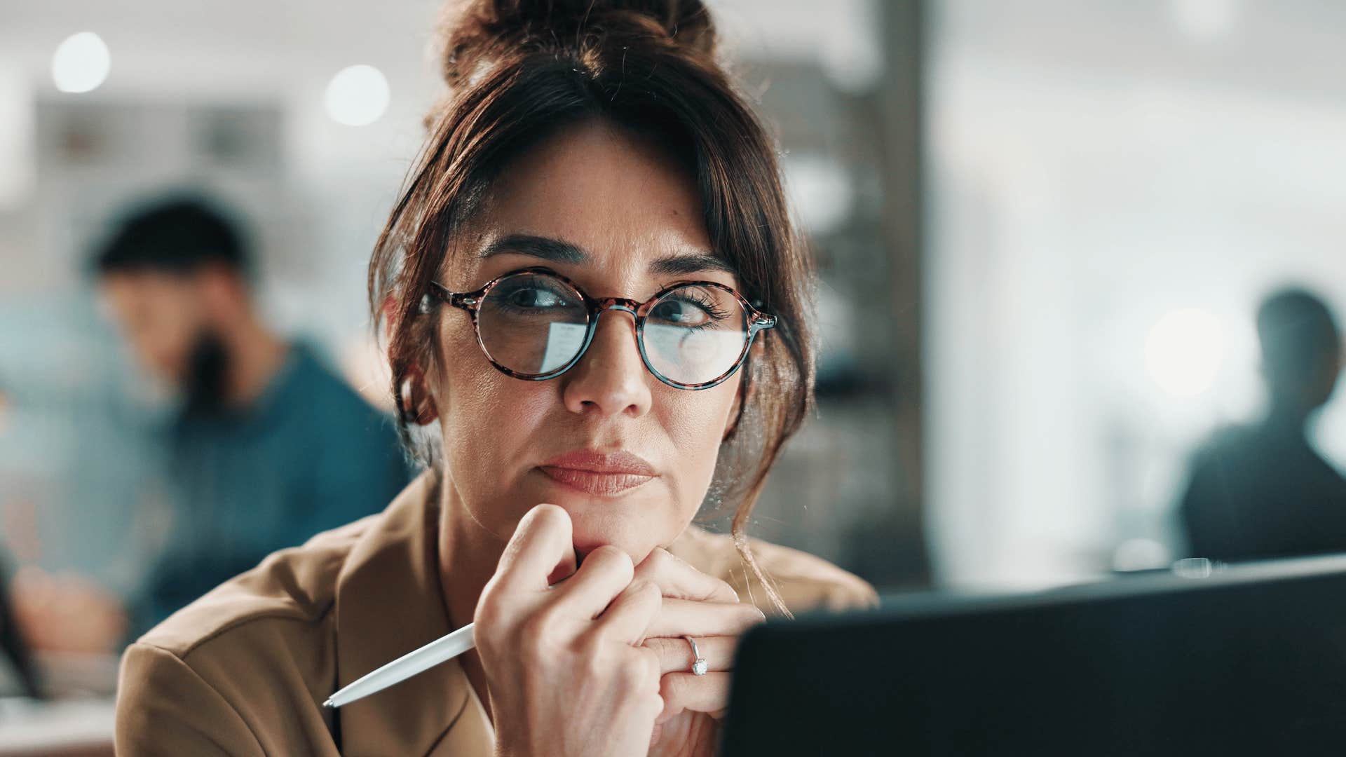 Woman with evidence of new ideas and perspectives thinking at work.