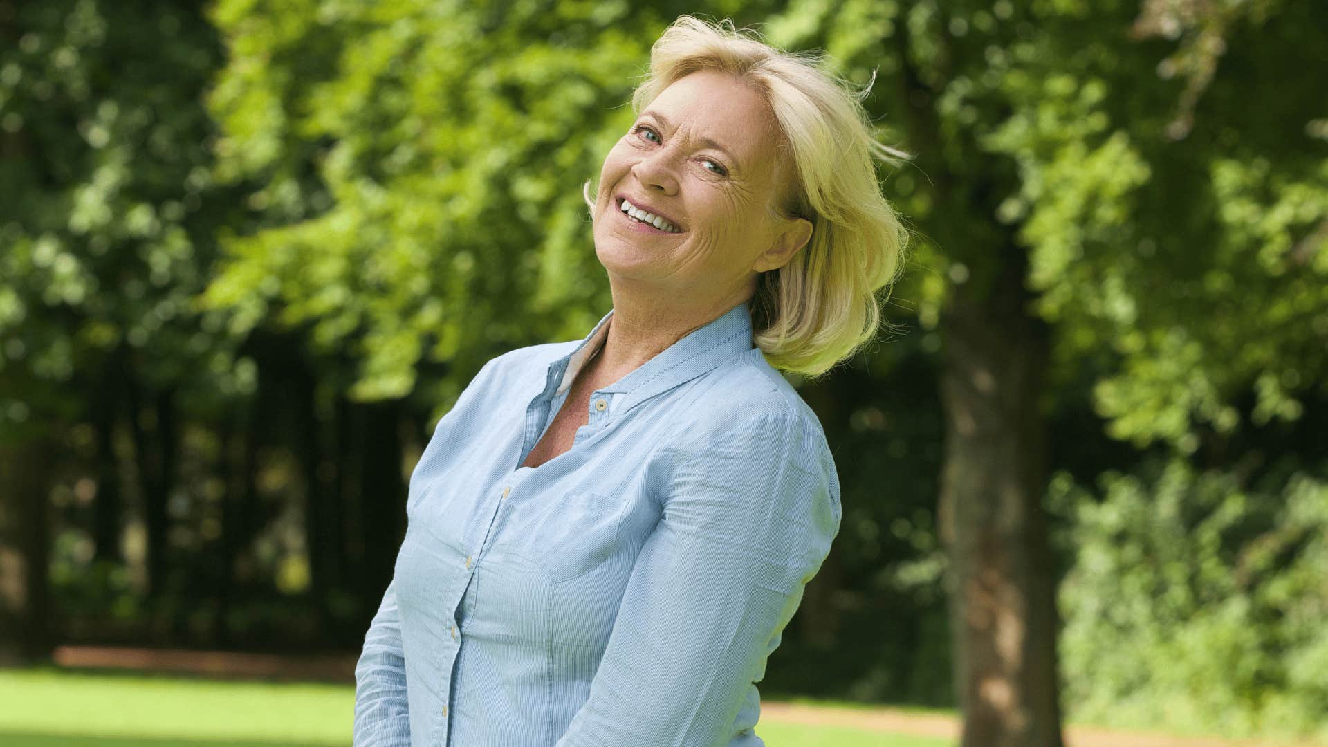 woman who refuses to apologize for aging naturally
