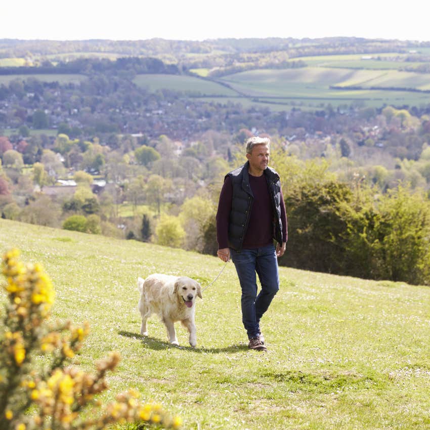 dog on unhurried sniffy walk has a lower heart rate and less stress