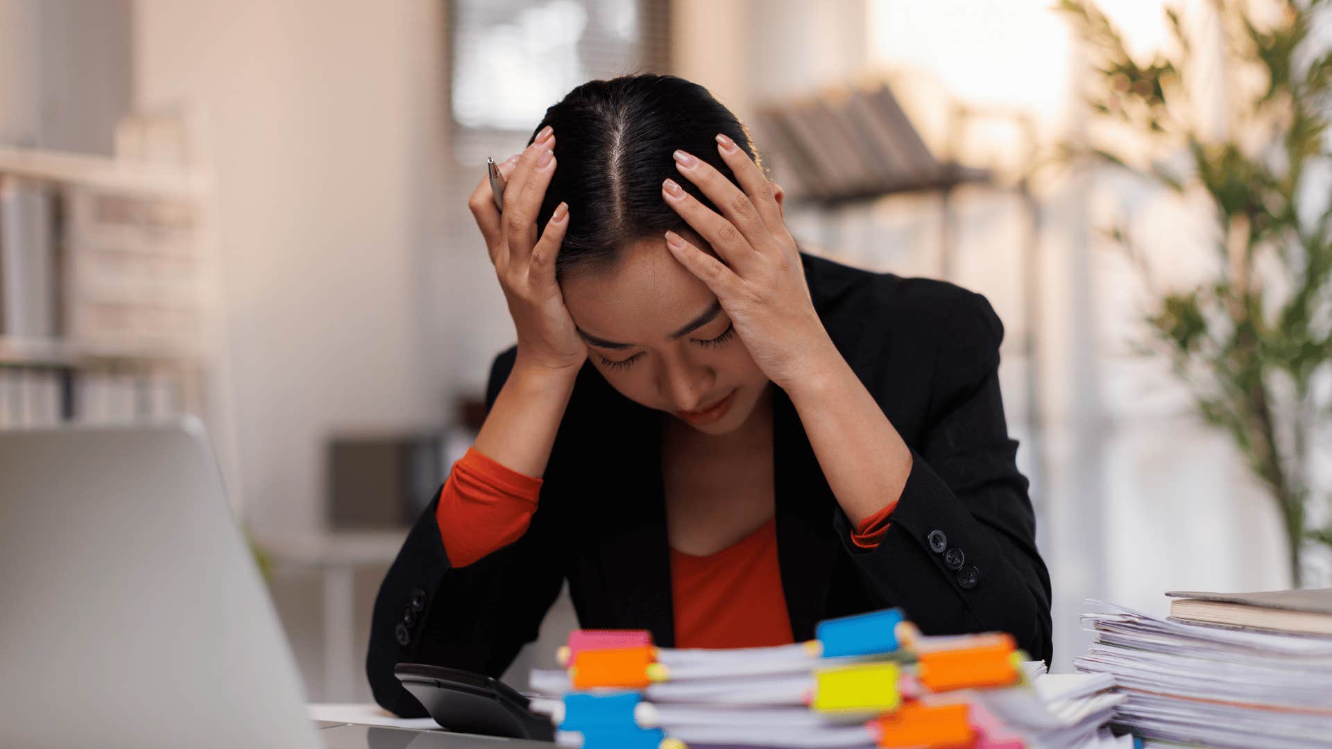woman who is a huge complainer saying nothing ever goes my way