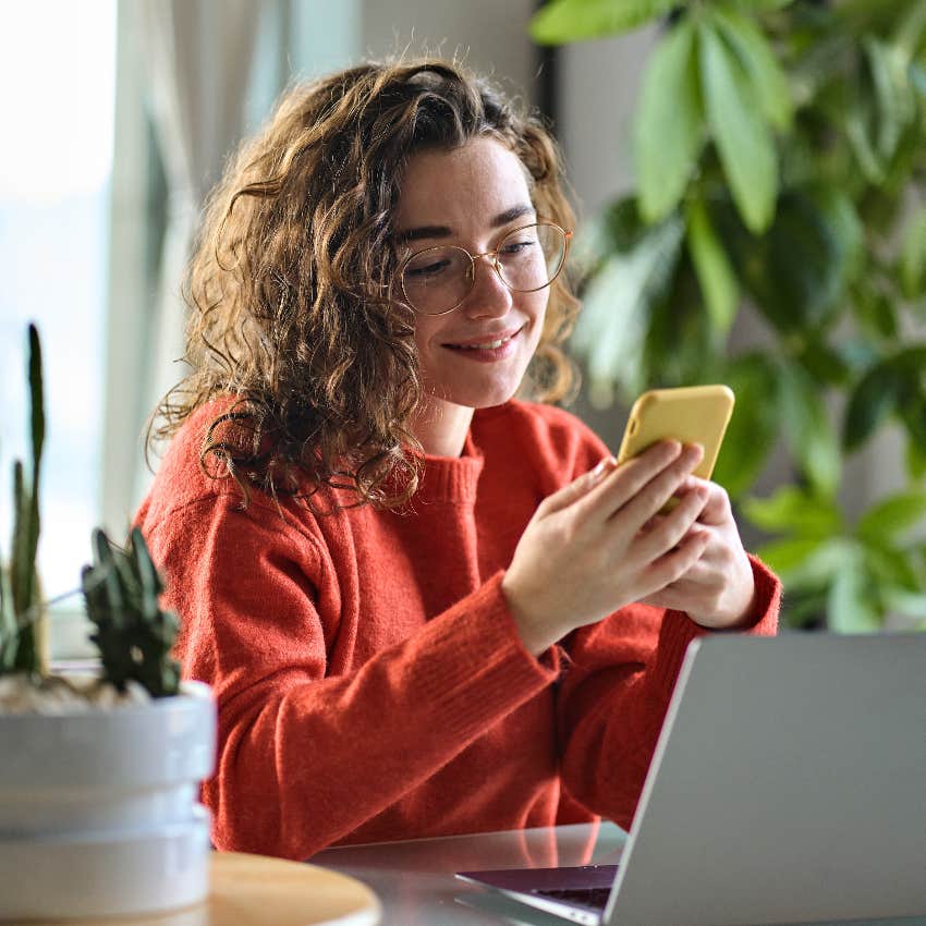 female gen z worker using social media for accountability purposes 