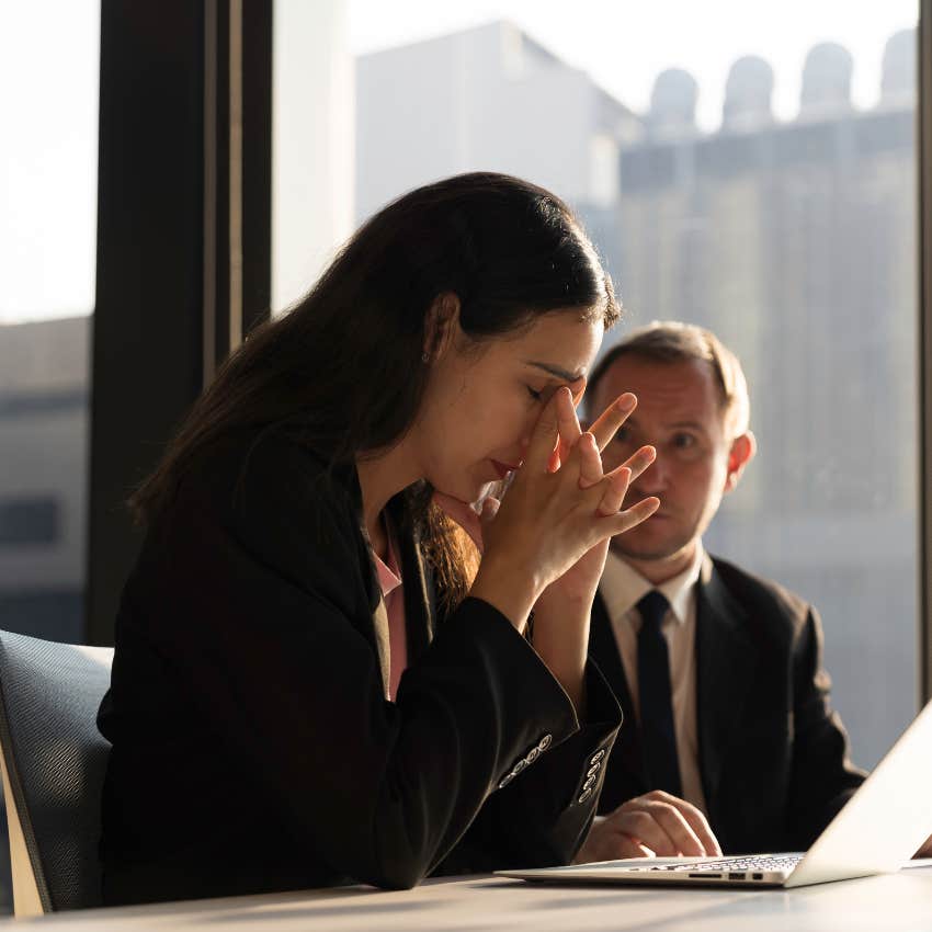 Woman saying I know what I'm doing to a co-worker who's smarter than her