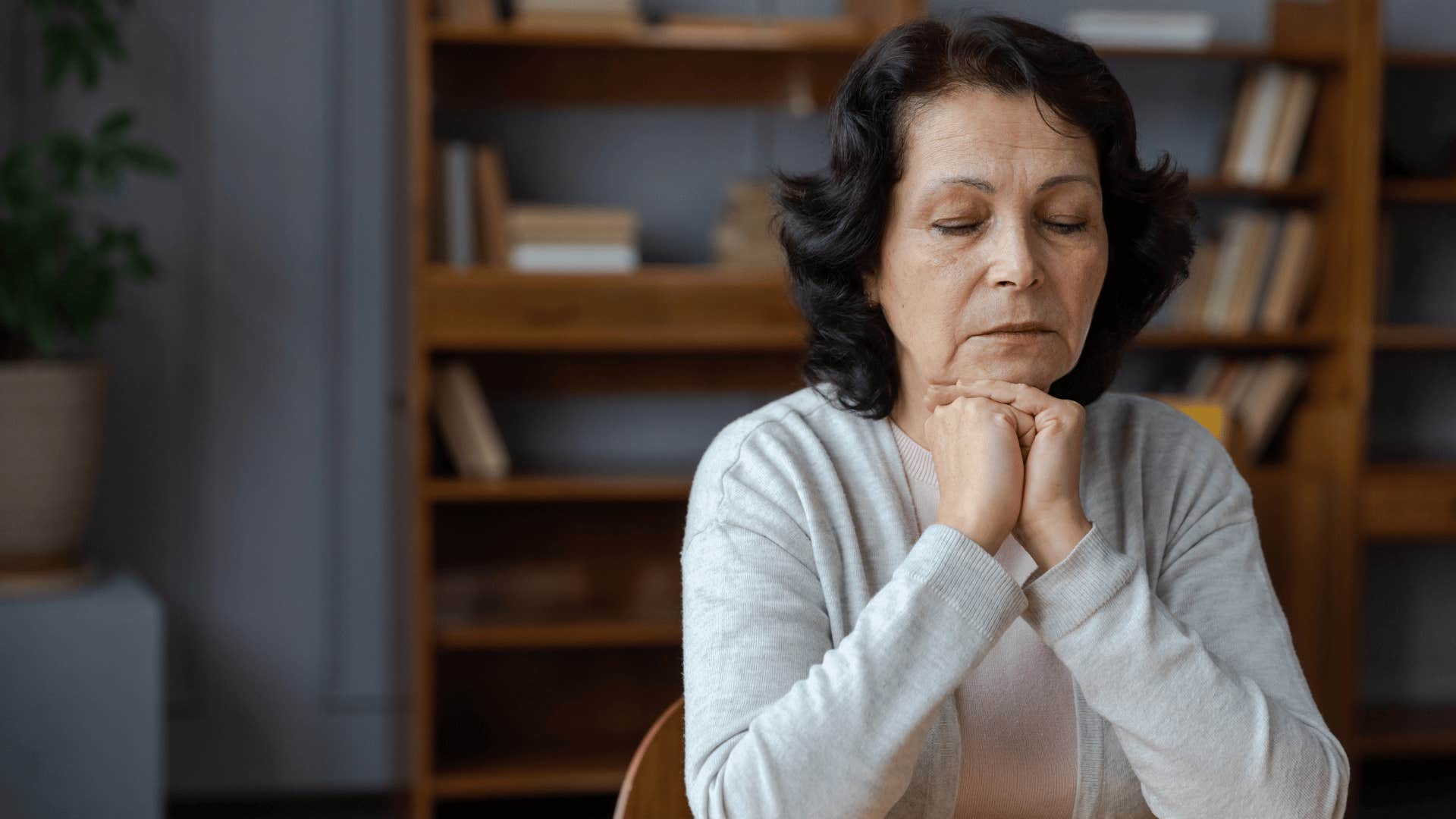 narcissistic older woman unable to find validation