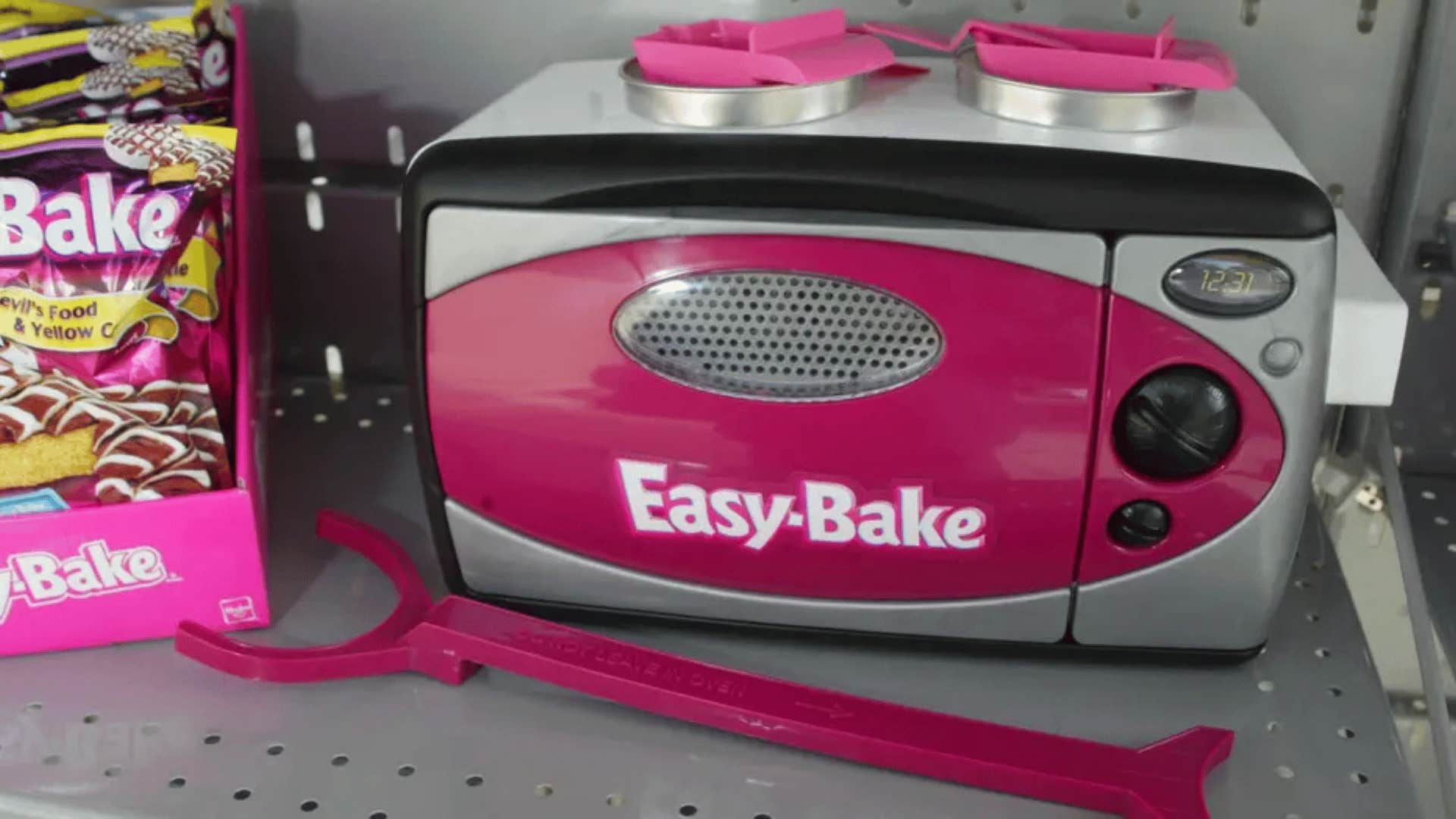 image of an easy bake oven