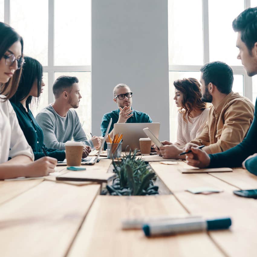 people keeping their ideas to themselves during a meeting