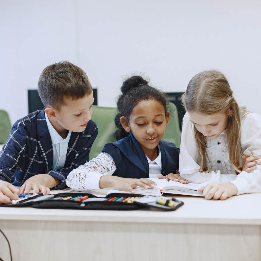 elementary school students behaving well