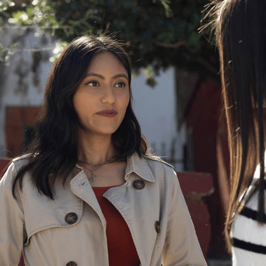 unbothered woman who doesn't beg for closure talking to a friend