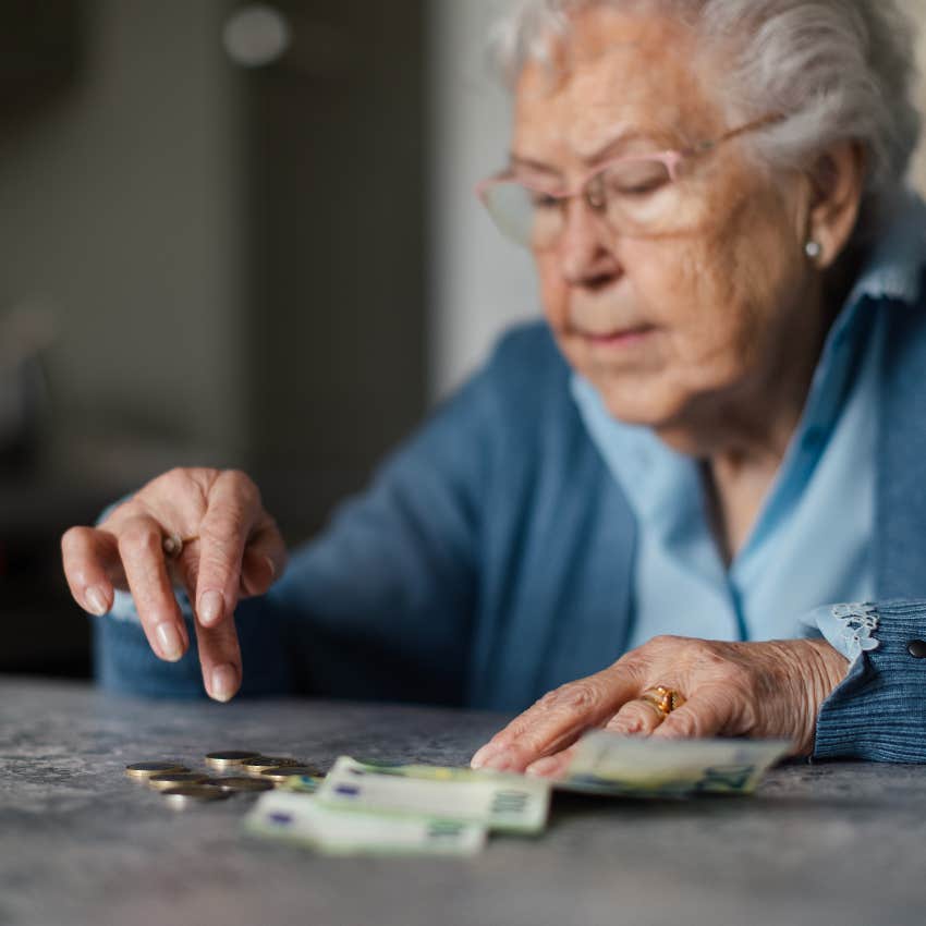 boomer counting her change refusing to talk about money