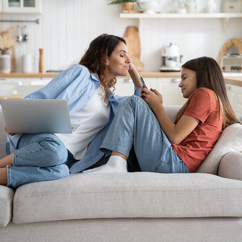 controlling mother trying to spy on teen daughter's phone