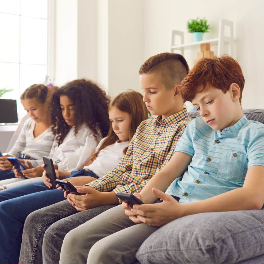 gen z on their phones seems rude to others