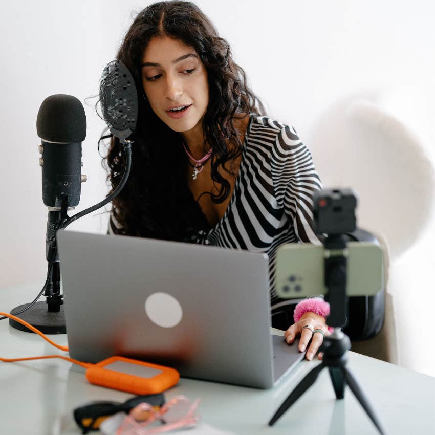 Gen Z professional working from home to maintain healthy work-life boundaries