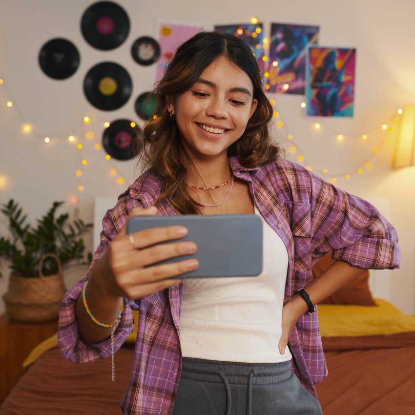 narcissistic young woman posting about herself online
