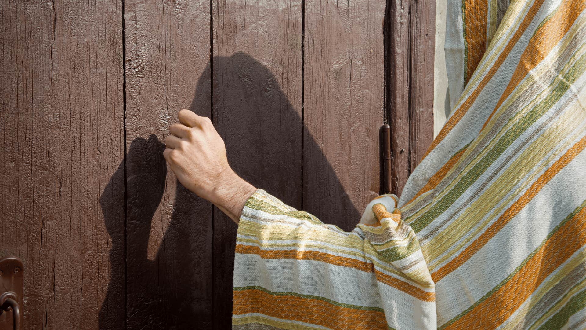 woman stopping by someone's house without texting first