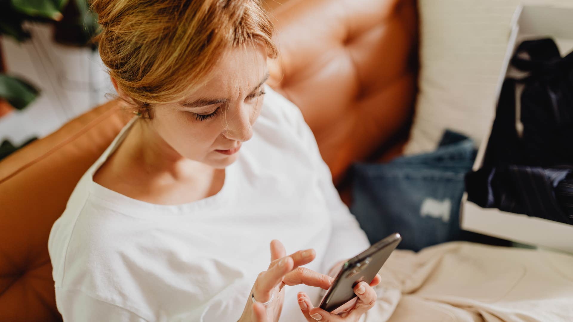 Gen X woman who hasn't gotten an upgrade phone