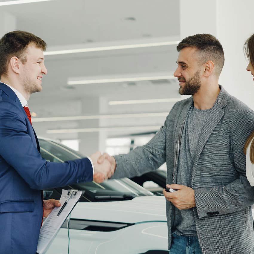 person who doesnt care about people pleasing making a purchase
