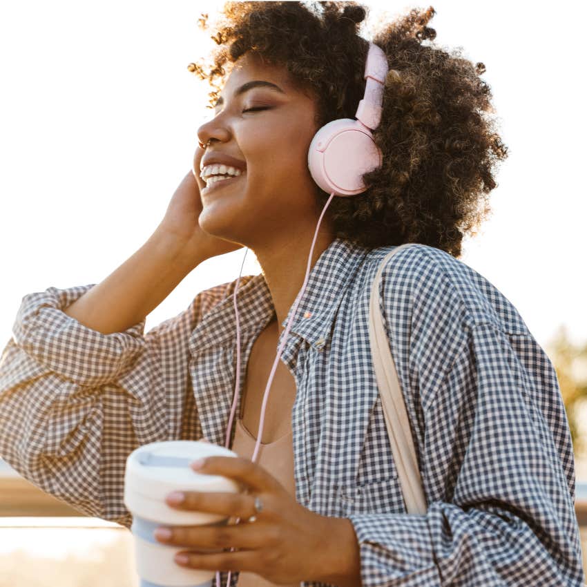 woman who thinks familiar sounds are comforting