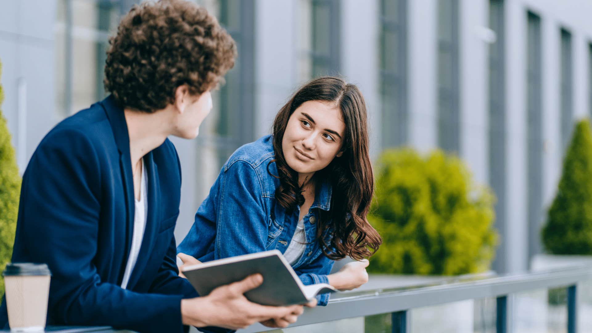 woman with creepy vibes talk to man saying it feels like i already know you