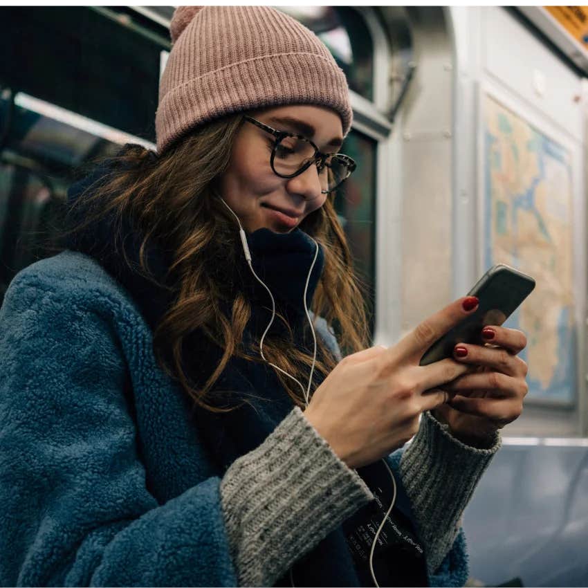 Gen Z woman who communicates online regularly