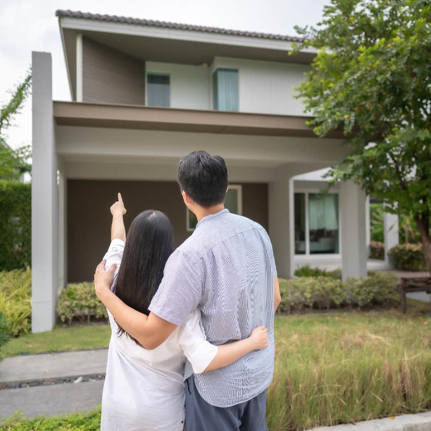 couple buying a new house thinking it will solve their problems