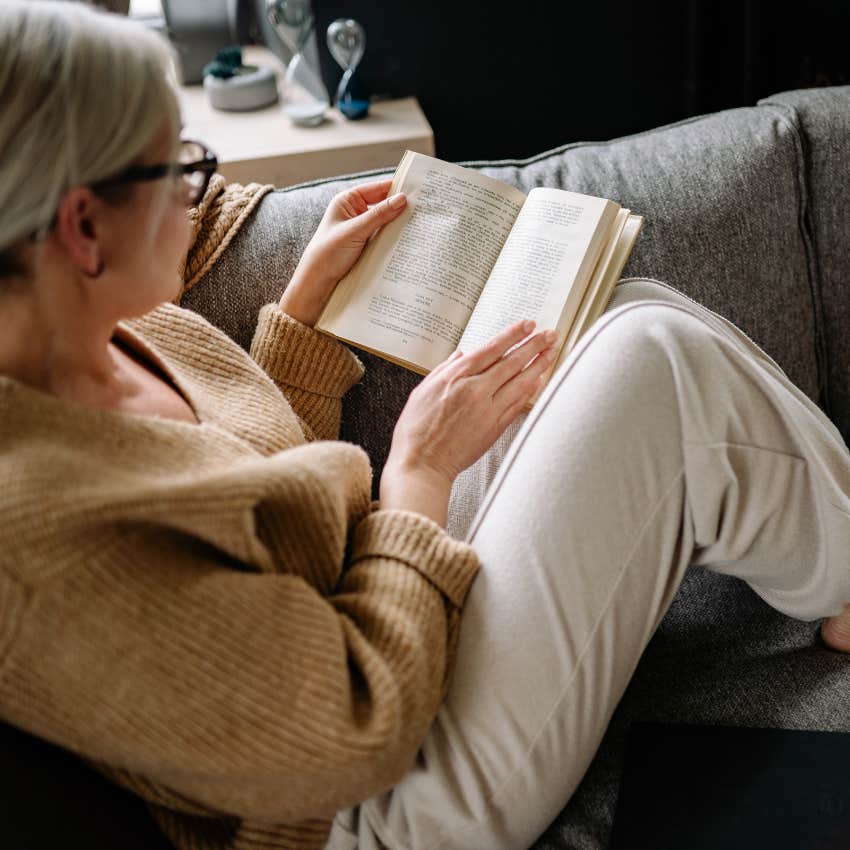 woman with great taste who keeps well-loved books in her home