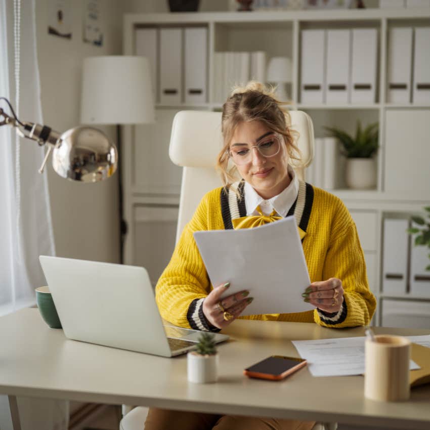 woman who doesn't need a man to rescue her focusing on her career