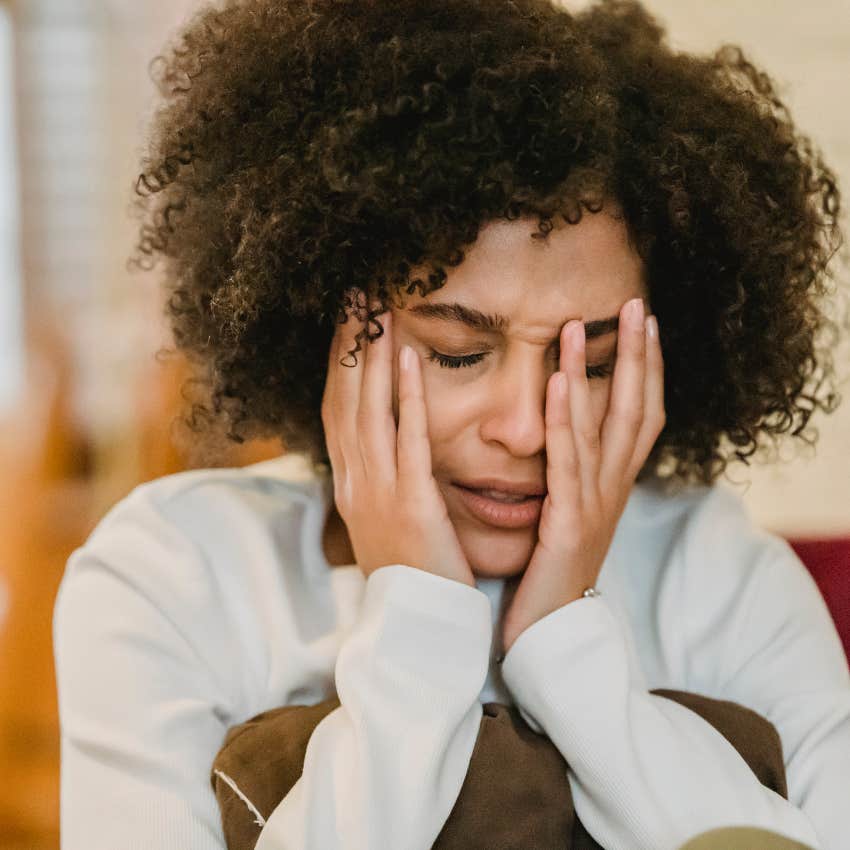 woman who doesn't show everything she feels