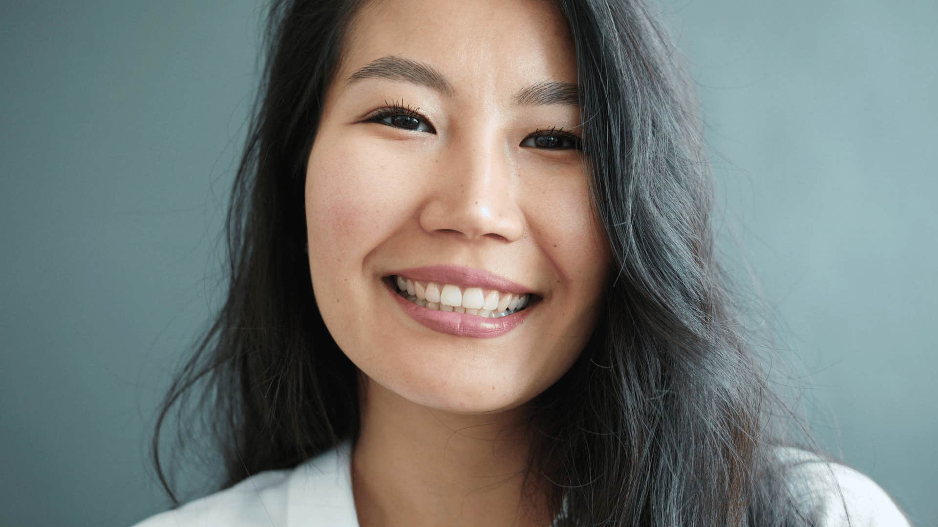 woman with a genuine smile get the most attention from men