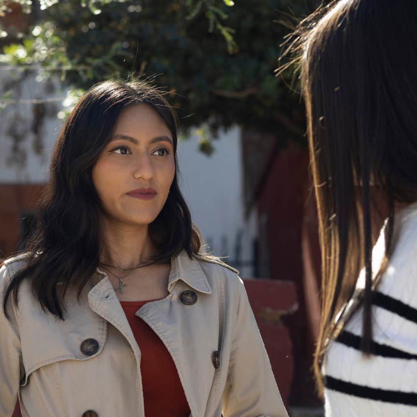 woman who is slowly losing faith in other people saying I can't trust anyone