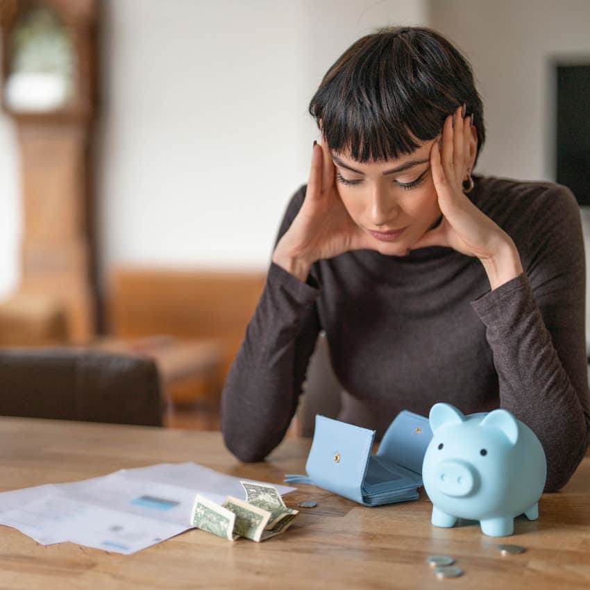 experiences that humble people by the time they turn 30 woman making barely any money