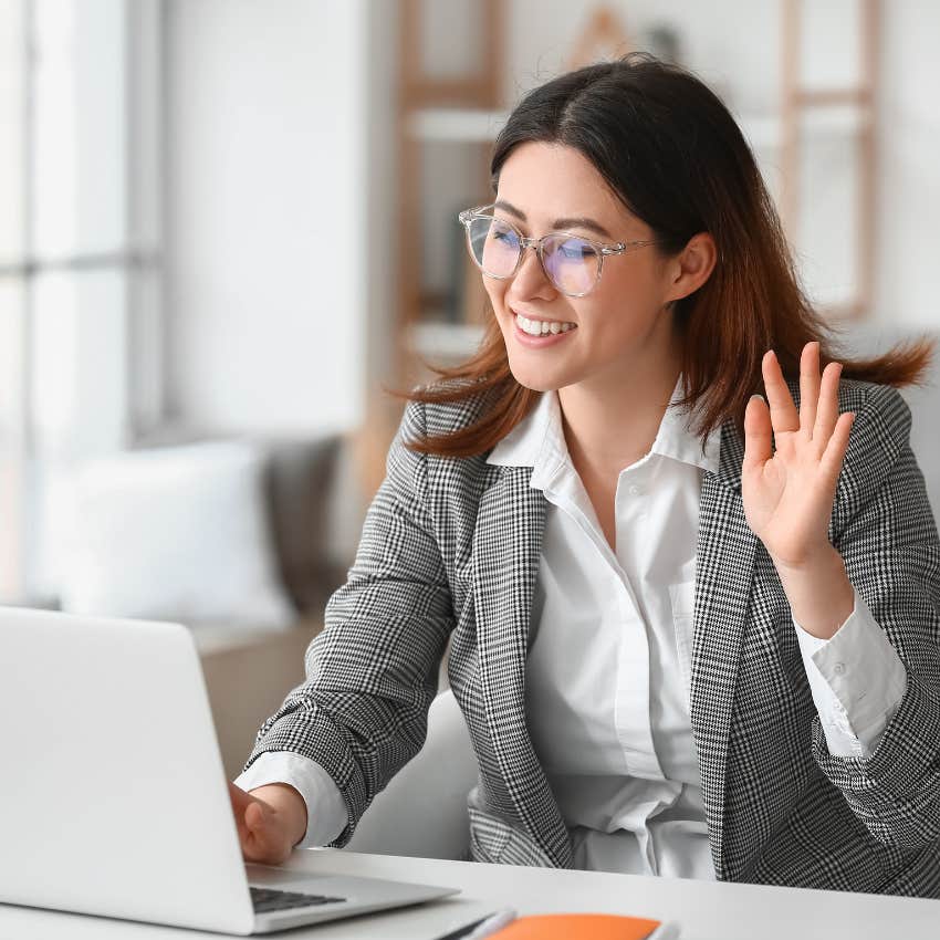 millennial woman using the internet