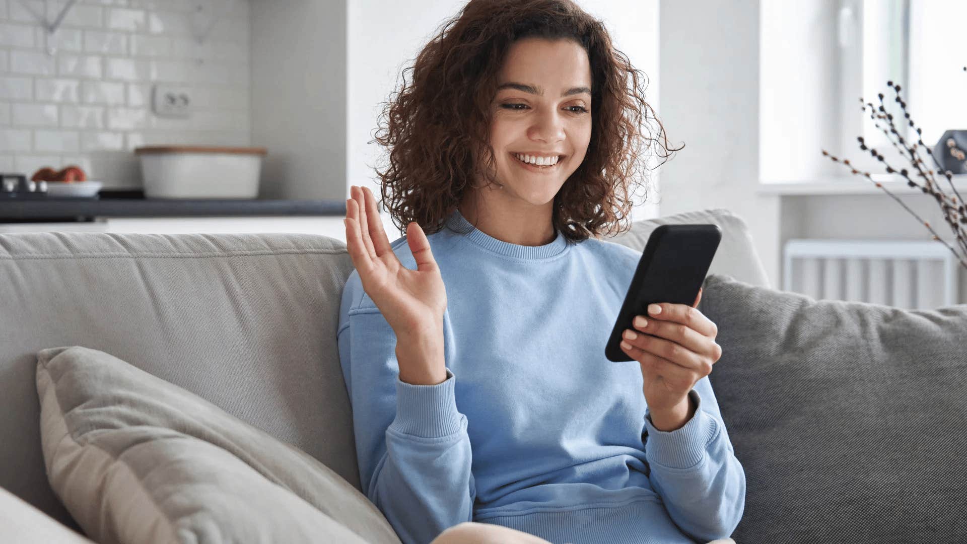 gen Z woman on her phone making new friends online