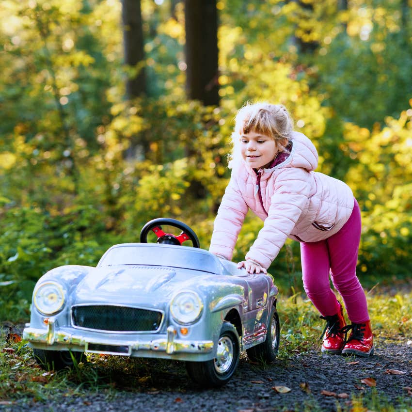 young girl in the 1960s being truly independent