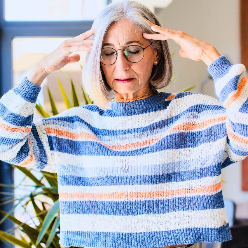 Woman who's not avoiding mistakes at work.
