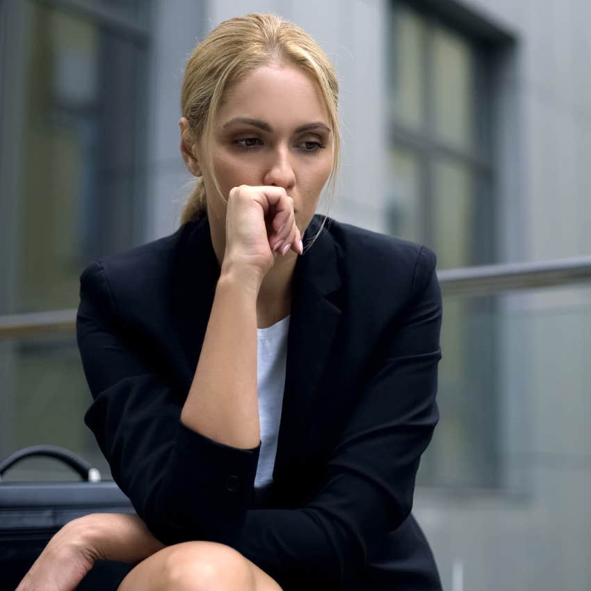 woman who prefers short conversations because she gets anxious in social situations