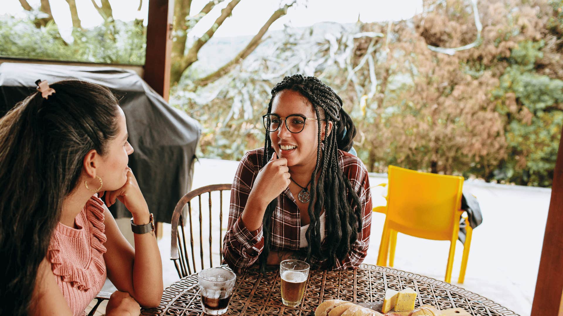 woman with high conversational iq pausing before saying interesting