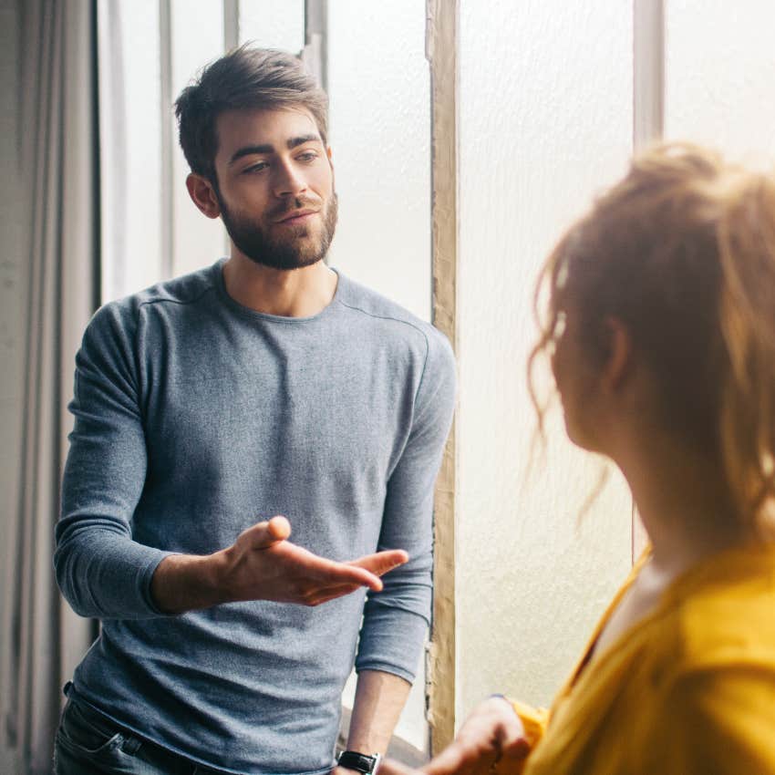 man saying it's not you it's me to reassure a friend