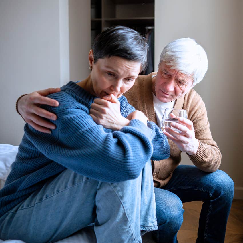 Woman sitting with a high-value man who offers earnest apologies.