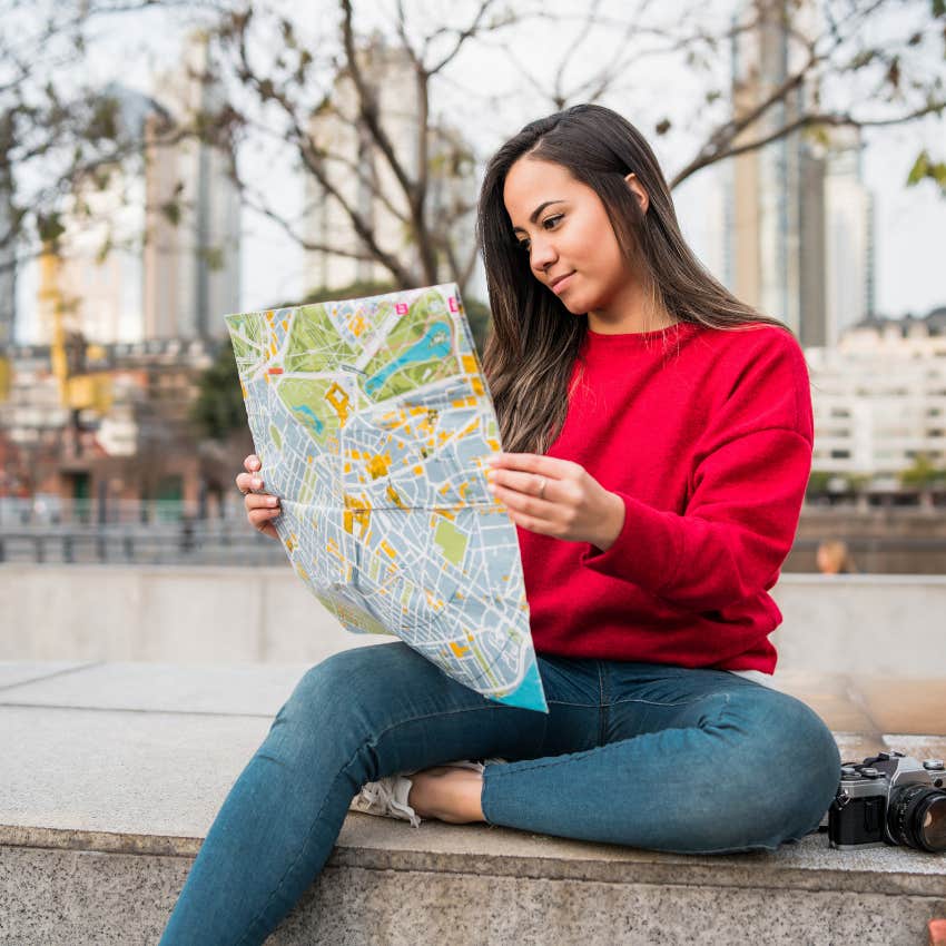 woman who's smart about navigating on her own