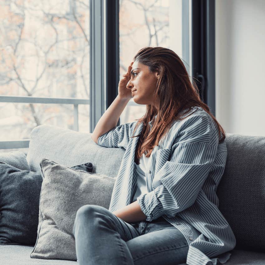 woman with low resilience hanging on to her expectations